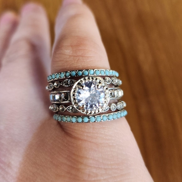 π Five-Piece Stackable Jeweled Ring Set - Versatile Elegance π - Picture 7 of 7